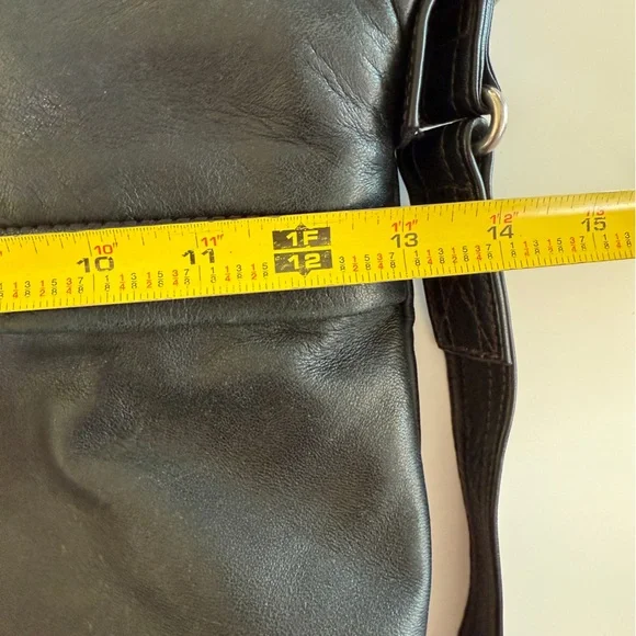 Rough and Tumble Leather Crossbody Bag - Picture 4 of 7